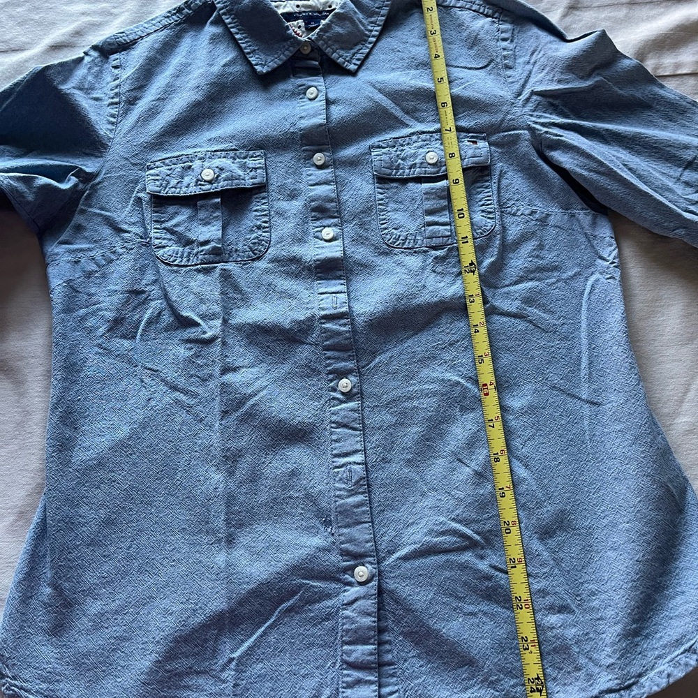 Tommy Hilfiger Vintage Light Blue Casual Button-Down Shirt With Pockets - Picture 7 of 10